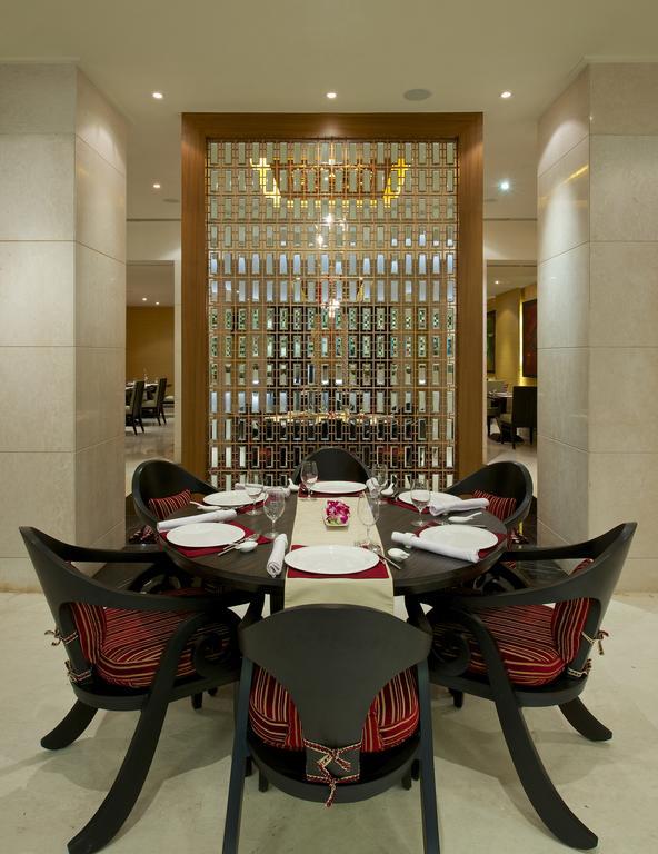 Vivanta Hyderabad, Begumpet Bagian luar foto The Park, New Delhi